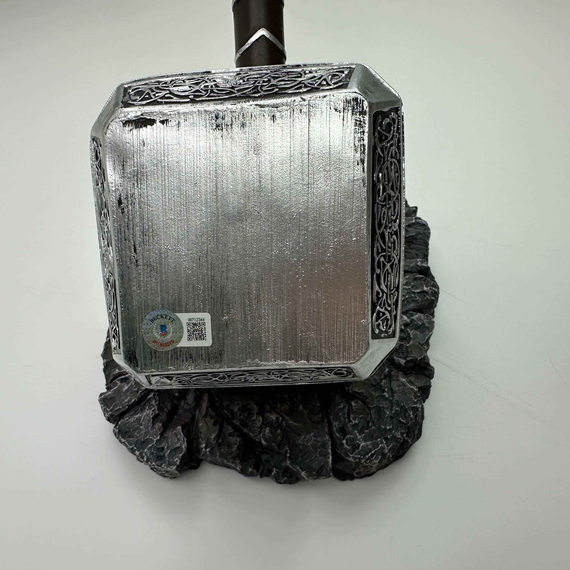 Autographed/Signed Chris Hemsworth Thor Mjolnir 17" Hammer with Base Marvel Avengers Infinity War End Game Replica Movie Prop Beckett BAS COA