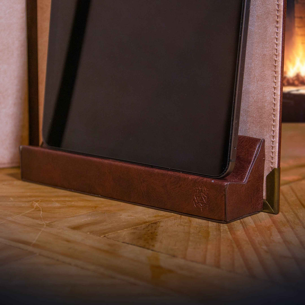 Magnetic Tablet Holder - Digital Display Mount for Game Master Screen & D&D Tools